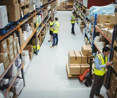 Работник склада