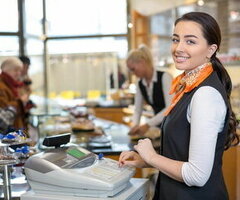 Срочно требуются продавцы-кассиры.