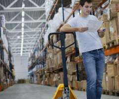 КОМПЛЕКТОВЩИК НА СКЛАД