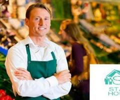 Работник торгового зала в супермаркет Атак