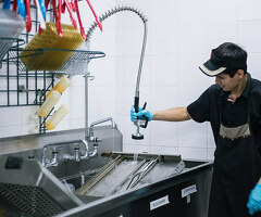 СРОЧНО требуется котломойщик в день