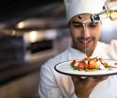 Срочно нужен повар универсал в отель за смену 3300₽