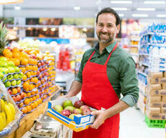 Мобильный работник торгового зала