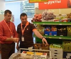 Работник торгового зала в ДИКСИ