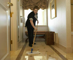 СРОЧНО требуется УБОРЩИЦА В НОЧЬ