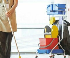 Срочно требуется уборщица в ночь  ставка 210 рублей в час