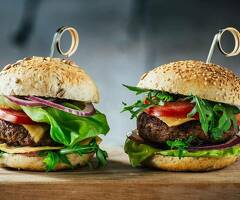 Срочно требуется кассиры и повара без опыта!