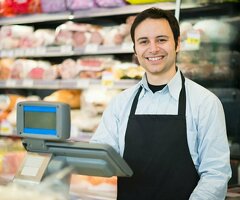 Работник торгового зала мужчины