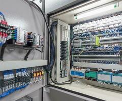 ТРЕБУЮТСЯ МОНТАЖНИКИ СС ЭОМ