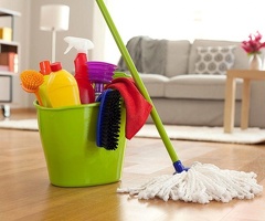 В небольшую кофейню в центре Москвы требуется уборщица-посудомойщица.