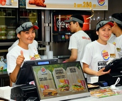 Все районы. Сотрудники: повар-кассир, курьер  в Бургеркинг, рядом с домом,