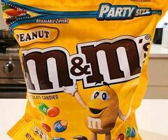 Выкладка продуктов в гипермаркете