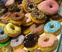 Ночная выкладка в кондитерском отделе