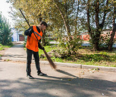 Дворник в медицинский центр