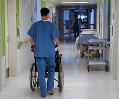 Транспортировщик в больницу