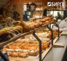 Официанты