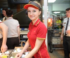 Кассир в фаст-фуд