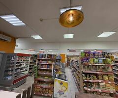 Требуется продавщица и кассиры на продуктовый магазин.