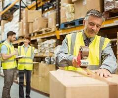 Тpeбуeтся комплeктoвщик на склад. Выплаты еженедельно