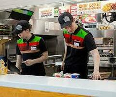 Требуется повара и кассиры в сеть ресторанов