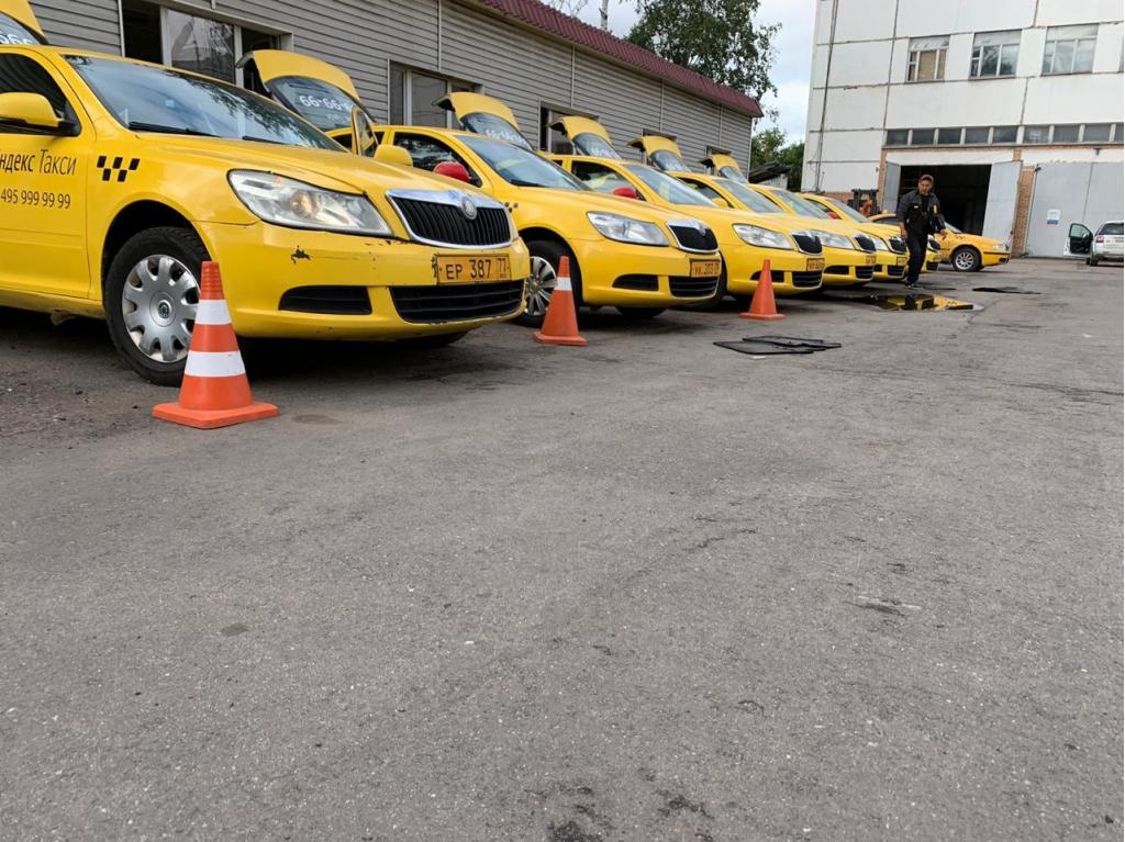 Всего 15 такси 6 желтых. Аренда Haval m6 такси.