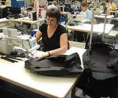 Швея на пошив автомобильных чехлов