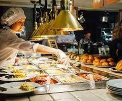 Повар на раздачу