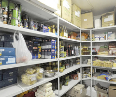 Рабочие склада