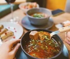 Официант (м. Менделеевская)