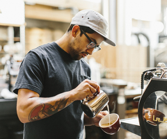 Бариста в Кофикс