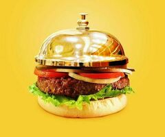 Сотрудник ресторана быстрого питания