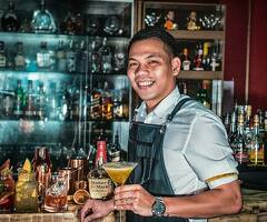 СРОЧНО требуется БАРМЕН с опытом работы