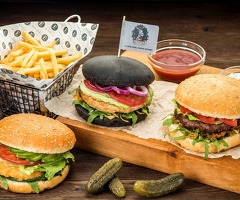 ТРЕБУЮТСЯ ПОВАРА КАССИРЫ