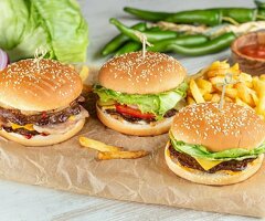 Срочно требуются повара кассиры