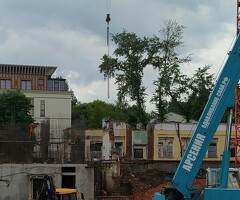 Нужны бетонщики на монолит 3  человека. за час 300 рублей, почасовая, выдаём аванс зарплата 90000 ты