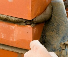 Нужны Кирпичники, кладка кирпичей мастера! За квадрат 600 рублей! Работа официальная! Жильё бесплатн