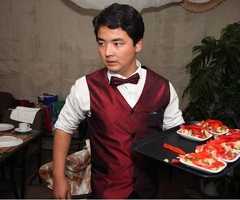 СРОЧНО требуется официант с опытом работы А-ля карт