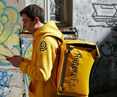 Курьер к партнеру сервиса Яндекс еда