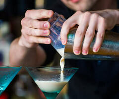 Требуется Бармен на два дня