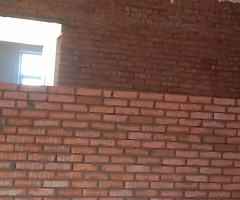 Ассаламу алейкум эртенкиге пол кирпич койгон Бир бала керек инструмент бар болсо кв метр 650 жок бол