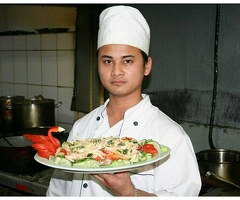 СРОЧНО повар горячего цеха с опытом работы в ресторан