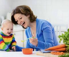 Требуется няня с проживанием 30000