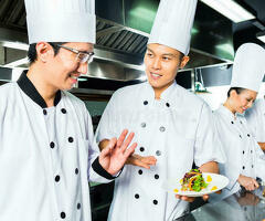 СРОЧНО требуется повар холодного цеха с опытом работы в ресторан