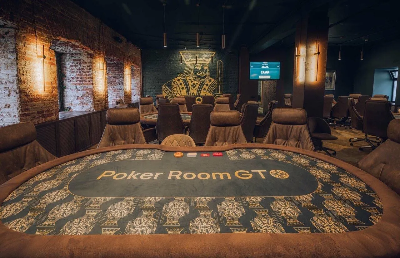 **Администратор** премиального клуба легального покера Poker
